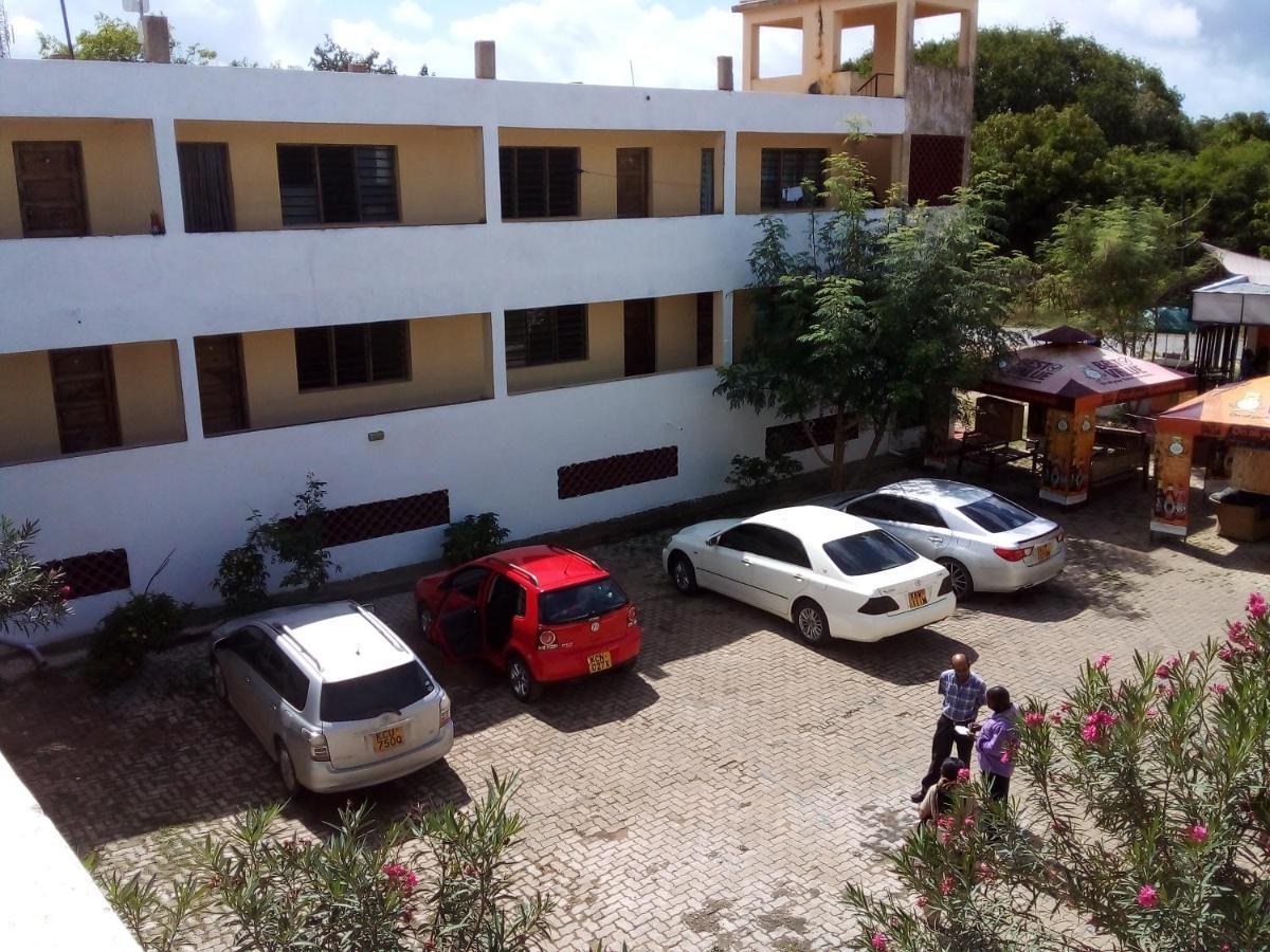 Armaan Guest House ディアニ・ビーチ エクステリア 写真